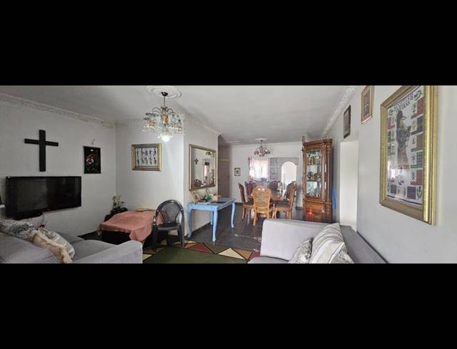 6 BEDROOM HOUSE FOR SALE IN OVERPORT